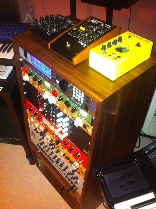 15U slanted + 6U straight walnut rack by mixingtable.com