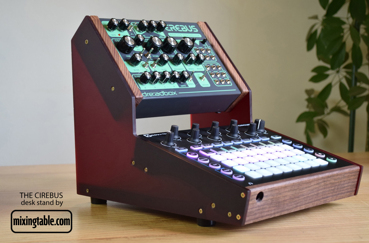 Novabox-Cirebus-stand-by-mixingtable3