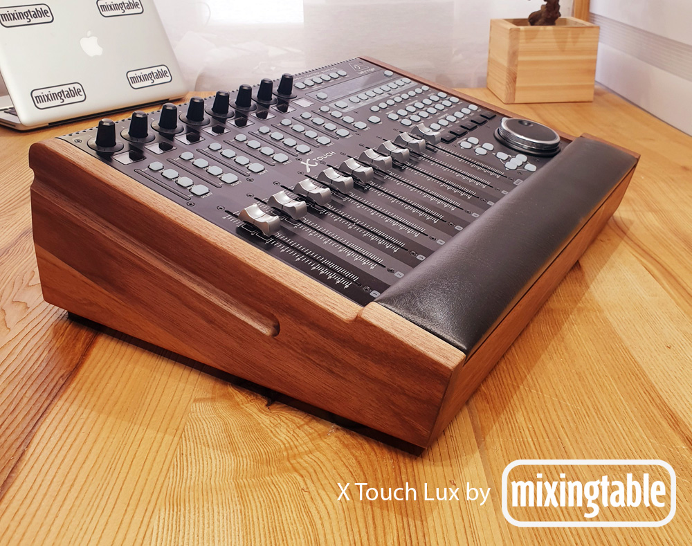 Location d'une table de mixage Behringer X-Touch - CCL Live