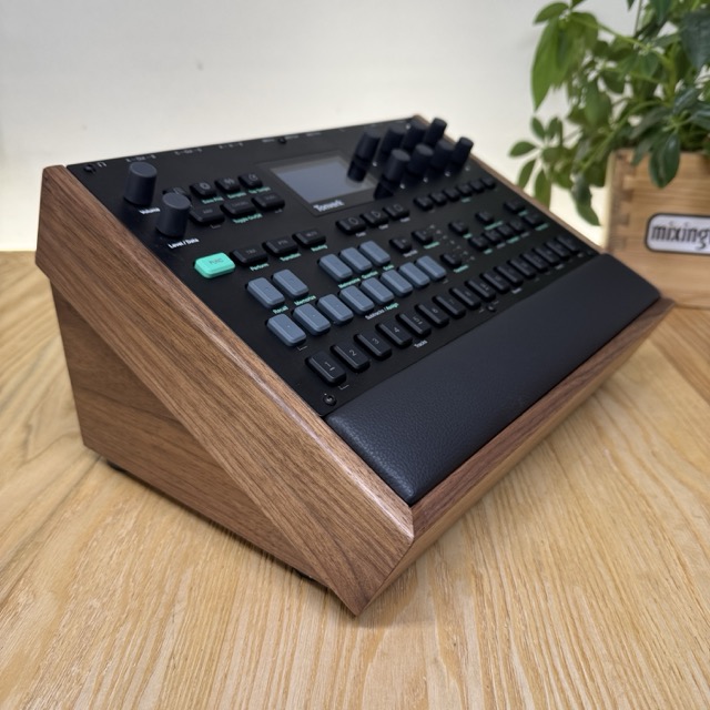 Tonverk Lux FS28 Desk Stand by Mixingtable